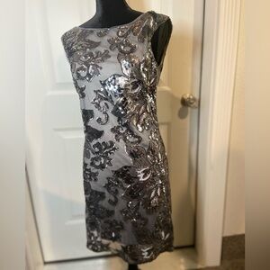 White House Black Market~Stunning~Metallic Silver Sequin~Evening Dress~Size 6